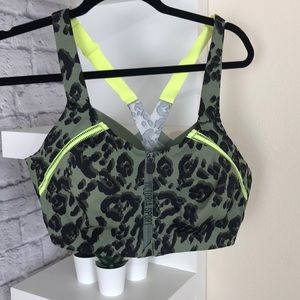 Victoria Sport bra 36DD CAMO
